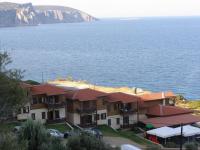 Wooden Nest - Ferienwohnung Akhladherí