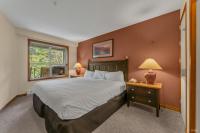 Best ski in ski out condo #3 in Aspens - Bed and Breakfast Whistler