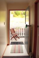 One-Bedroom Top Floor Apartment - Queen Bed