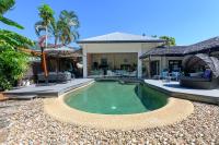 Villa Talpa - An Idyllic Indoor-outdoor Oasis - B&B