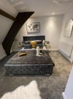 Central Luxurious Stylish Church Conversion - B&B