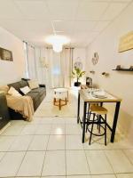 Savana Lodge, Wi-Fi, Parking Privé et Calme, Sortie 12 ChanaS - B&B Chanas