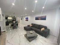 Spacious Deluxe Seaside Escape - Ferienwohnung St Paul's Bay