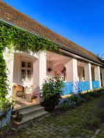 Ethno&Coffee House Tulip - Bed and Breakfast Gložan
