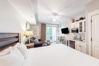 B&B Destin - Baytowne Wharf - Pilot House #323 - Bed and Breakfast Destin