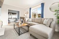 B&B Bournemouth - Stylish & Convenient 4BR House w/ Garden & Parking - Bed and Breakfast Bournemouth