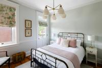 Chambre Lit Queen-Size avec Balcon