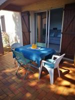 Apt t2/4 pers/ rez de jardin\pinède\piscine - Bed and Breakfast Le Cap d'Agde
