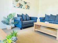 B&B Wagga Wagga - Sophisticated City Retreat with All the Comforts - Bed and Breakfast Wagga Wagga