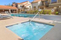The Cool Cactus Condo with Pool and Jacuzzi - B&B Tempe