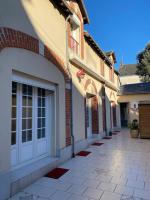 LES JARDINS DE MA-MANS Maison cosy centre Le Mans PARKING privé gratuit - B&B Le Mans