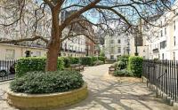 B&B London - Secluded Royal Ground Residence Sleeps 4 - Bed and Breakfast London