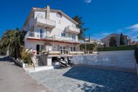 Rooms Magnolia with Pool - Ferienwohnung Novalja