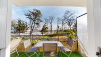 Le Ponton Bleu vue face au Port - Bed and Breakfast