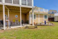 Sneads Ferry Vacation Rental Studio with Water Views - B&B