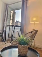 Wonderhost, vue magique sur le Château dans un quartier populaire - B&B Pau