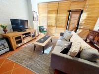 B&B Perth - Primary 43 2BRM Townhouse Fremantle with 2 Carbays - Bed and Breakfast Perth