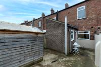 Comfy and homely ideal for families and contractors hosted by Our Home Short Stays fast WiFi and crisp white hotel standard linen - Bed and Breakfast
