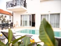 Elegant Hvar town villa with pool - B&B