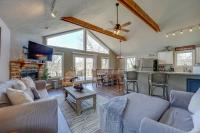 Reeds Spring Retreat with Lakeview Deck and Grill - B&B Reeds Spring