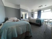 Twin Room with Shared Bathroom