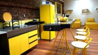 B&B Porto Alegre - LOFT AMARELO temático prox ao Shopping Bourbon Ipiranga - Bed and Breakfast Porto Alegre