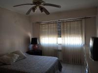Departamento al frente- Habitación con living - B&B