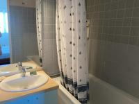 Appartement 2 pièces avec balcon à deux pas de la plage, WIFI et parking - FR-1-712-26 - Chambres d'hôtes Villers-sur-Mer