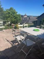 Maison place champs de foire 6 pers 3 chambres jardin terrasse - Bed and Breakfast