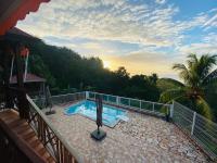 B&B Bouillante - Villa au soleil couchant avec vue mer piscine sel - Bed and Breakfast Bouillante