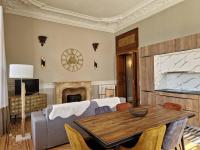 Magnifique T4 de standing rénové avec terrasse et jardin, piscine et sauna à Jausiers - FR-1-165B-18 - Ferienwohnung