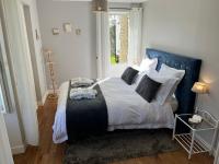 Queen Room with Garden View