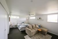 Pandora Beach House - Bed and Breakfast Venus Bay