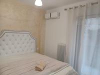 Cozy Renovated Apartment - B&B Athens