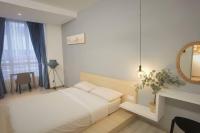 B&B Berincang - Emerald Avenue Cozy 1BR Studio Suite - Bed and Breakfast Berincang