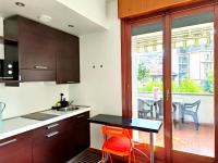 Apartment with Exclusive terrace in Milano Downtown Shopping Area with AC,Wifi,Subway M1 M2 and Self Check In - Chambres d'hôtes Milan