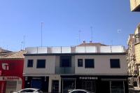 Soleada, amplia y renovada vivienda - Chambres d'hôtes Grenade