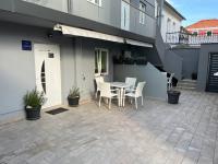 APARTMAN “IVA” 4+2 - B&B