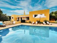 Bonita Casa con piscina privada y amplio jardin - Chambres d’hôtes
