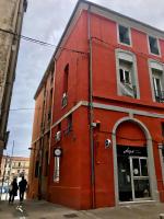 Grand loft de charme climatisé au cœur du vieux Sète, à 20 pas du canal - Chambres d'hôtes Sète