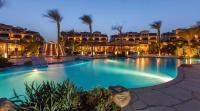 Waterfront Chalet at Luxurious Compound “ family only “ - B&B
