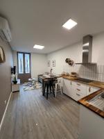 B&B Brive-la-Gaillarde - Bel T2 refait à neuf climatisé centre - Bed and Breakfast Brive-la-Gaillarde