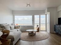 B&B Knokke-Heist - Seaview Heist: 3-Bedroom Flat by the Beach - Bed and Breakfast Knokke-Heist