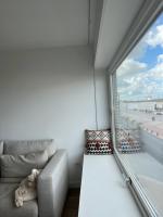 Seaview Heist: 3-Bedroom Flat by the Beach - B&B