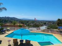 B&B El Cajon - Stylish Relaxation-Panoramic Views-Private OASIS! - Bed and Breakfast El Cajon
