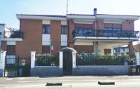 THE PIEDMONT GATE - TORINO, Kitchen, next to Metro station, 2 Bedrooms, Terrace - B&B Collegno