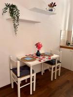 Zimmer mit Queensize-Bett und Balkon