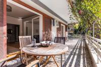 Spacious renovated flat in the Athens Riviera - B&B Athens
