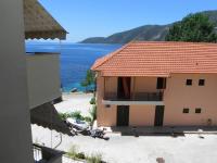 Studio mit seitlichem Meerblick