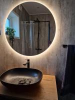 New flat with hot tub - No3 - B&B Oyndarfjørður